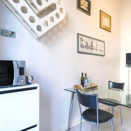 Easylife - Comoda Residenza Con Terrazzino Abitabile In Zona Sant Ambrogio *
