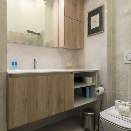 Easylife - Comoda Residenza Con Terrazzino Abitabile In Zona Sant Ambrogio Appartement *