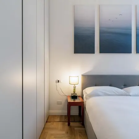 Easylife - Comoda Residenza Con Terrazzino Abitabile In Zona Sant Ambrogio Appartement